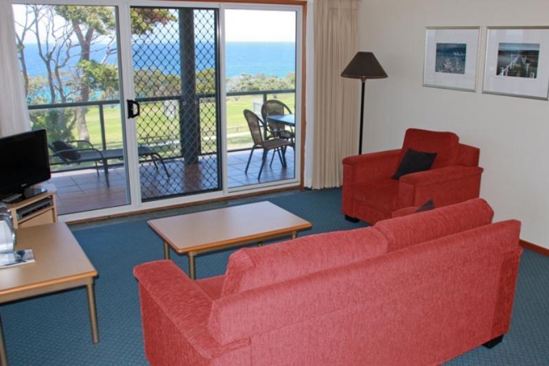 Amooran Oceanside Apartments And Motel Narooma Exterior photo